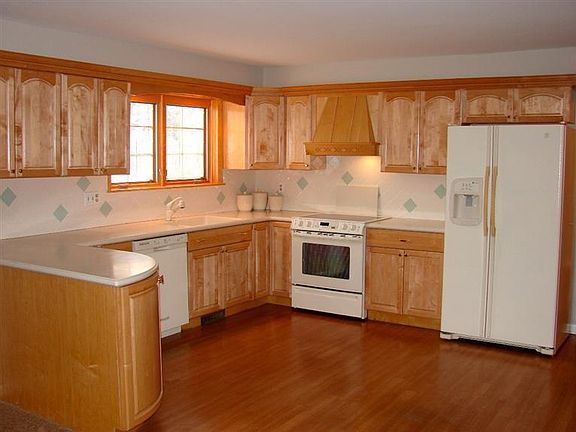 4th image of 4665 Marcus Cir