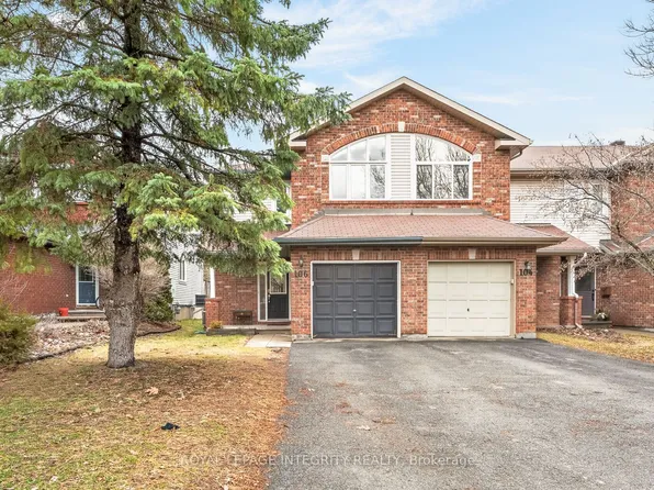 106 Blackdome Cres, Ottawa, ON K2T 1B1