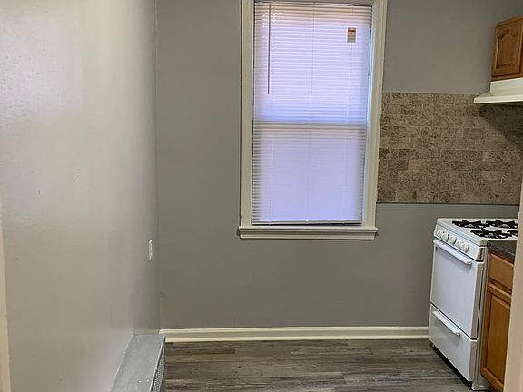 3rd image of 4 Chestnut St APT 203