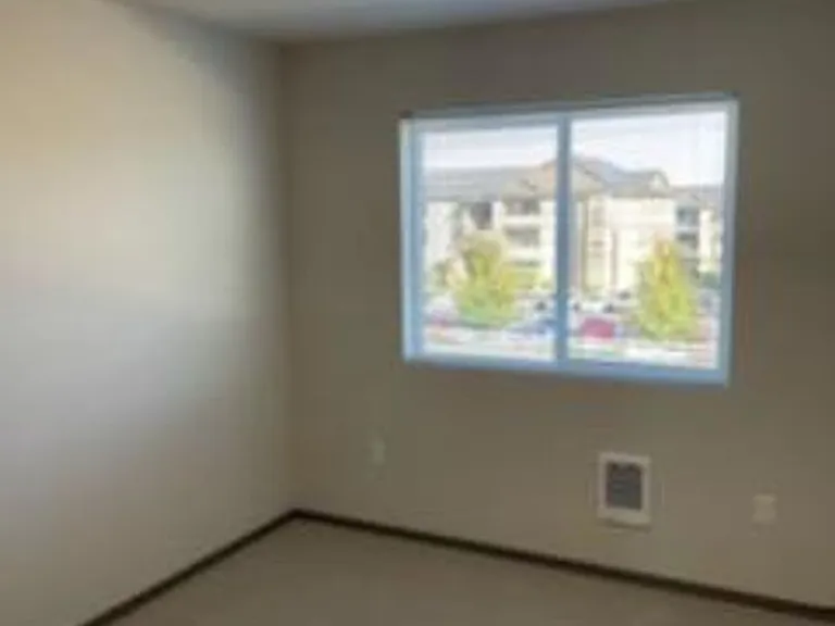 Modern design 3 bed, 2.5 bath duplex Available July 10th! — Photo 10