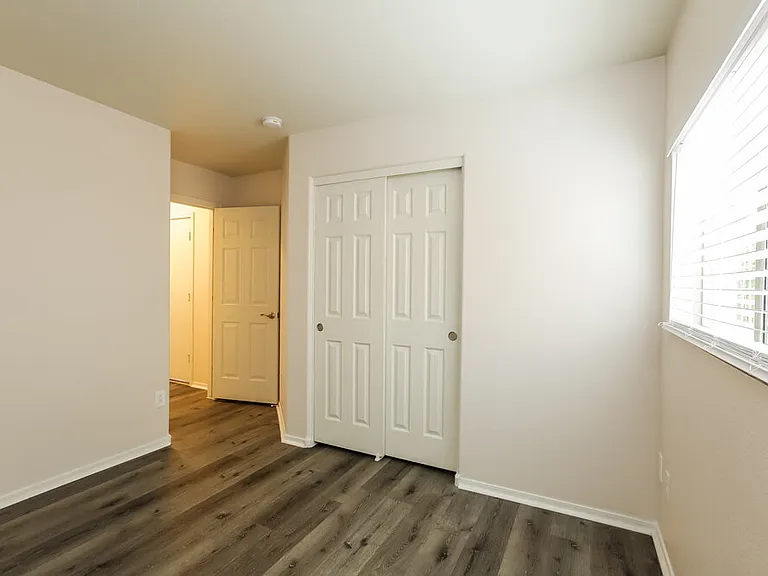 9004 S 4th St — Photo 12