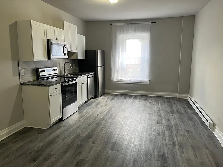 401 Main St #2B — Photo 1