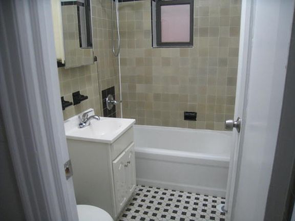 3rd image of 3521 32nd St APT A3