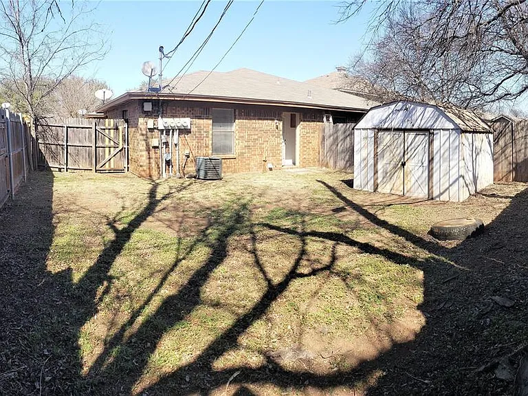 617 Race St #4 — Photo 10