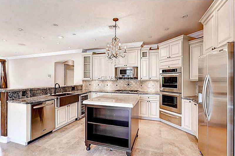 1st image of 36 Moraine Dr