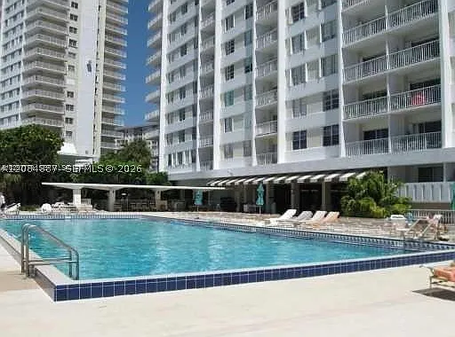 1 bed, 1.5 bath, 762 sqft, $2,250 — Photo 4