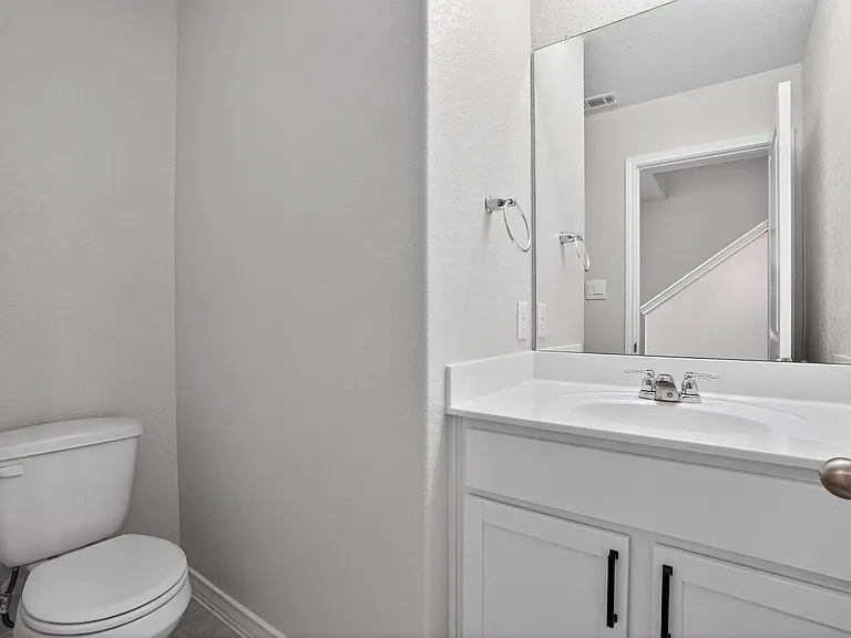 611 Overlook Rdg — Photo 14