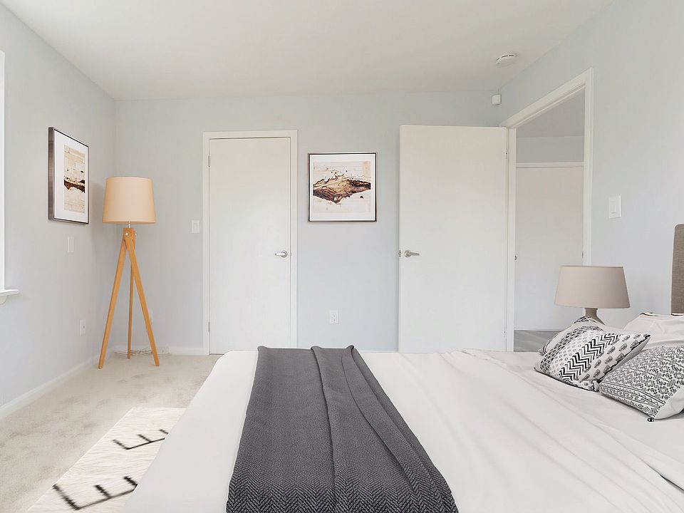 Bunt Commons I 55+ Senior Living Community 150 N Broadway St