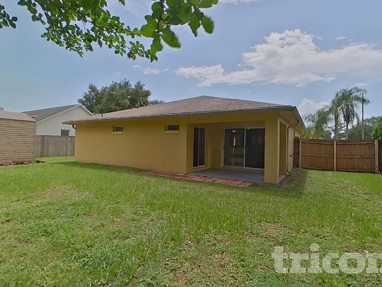 2438 Pine Chase Cir — Photo 16