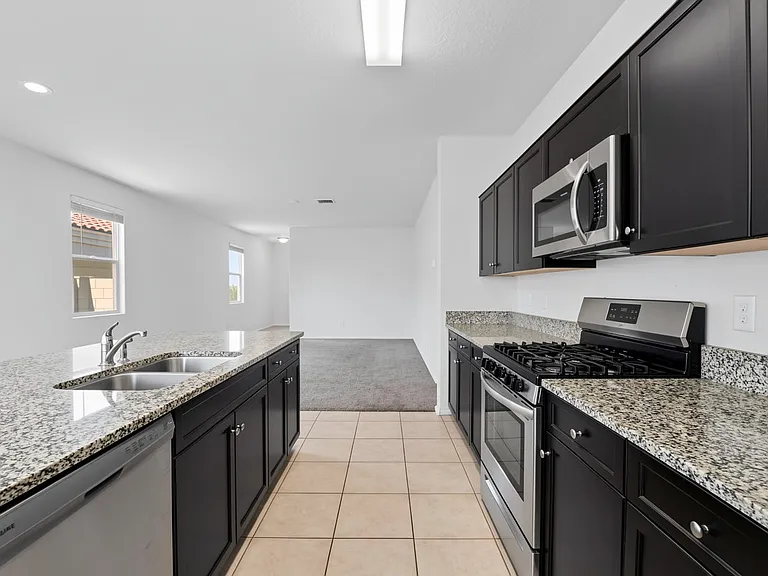 30915 W Amelia Ave — Photo 12