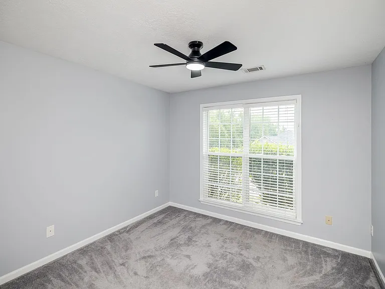 1053 Grove Landing Ln — Photo 32