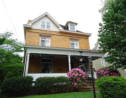 253 Taylor Ave photo 1