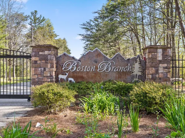 2593 Boston Branch Cir, Signal Mountain, TN 37377