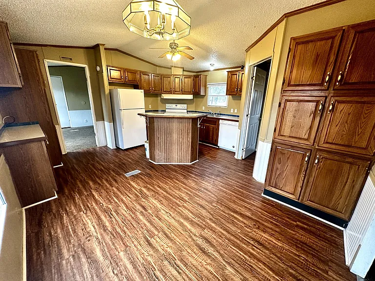 6175 Sapling Dr — Photo 8