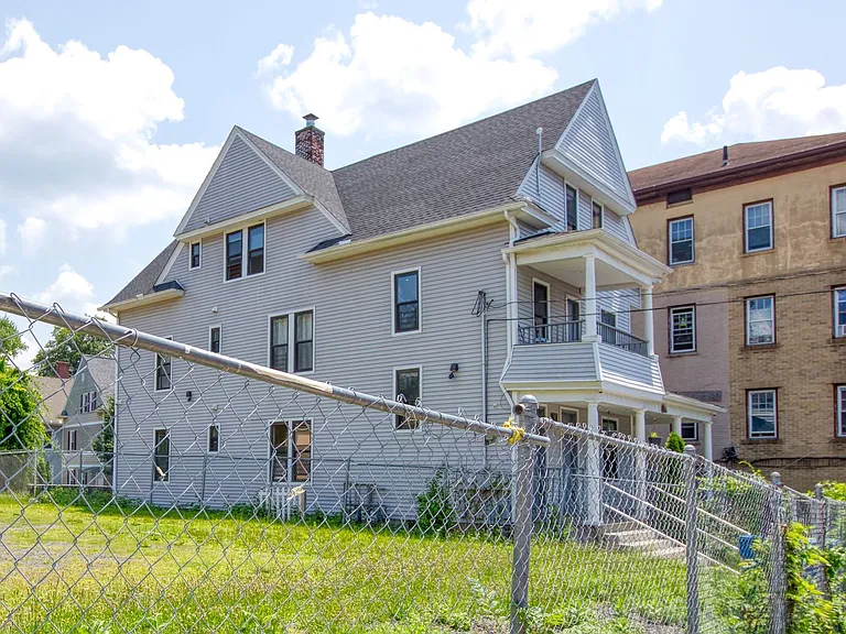 180 Willow St #1 — Photo 4