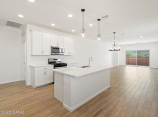 9870 N Solstice Ave, Tucson, AZ 85743