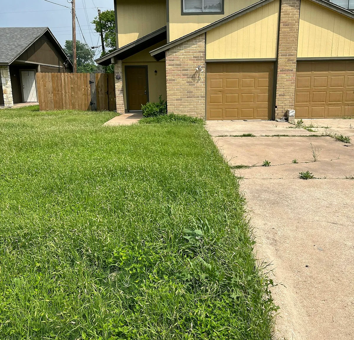 817 Betsy Ross Drive, Unit A — Photo 2