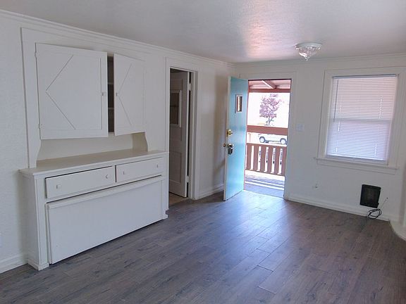 3rd image of 803 W 11th St #0