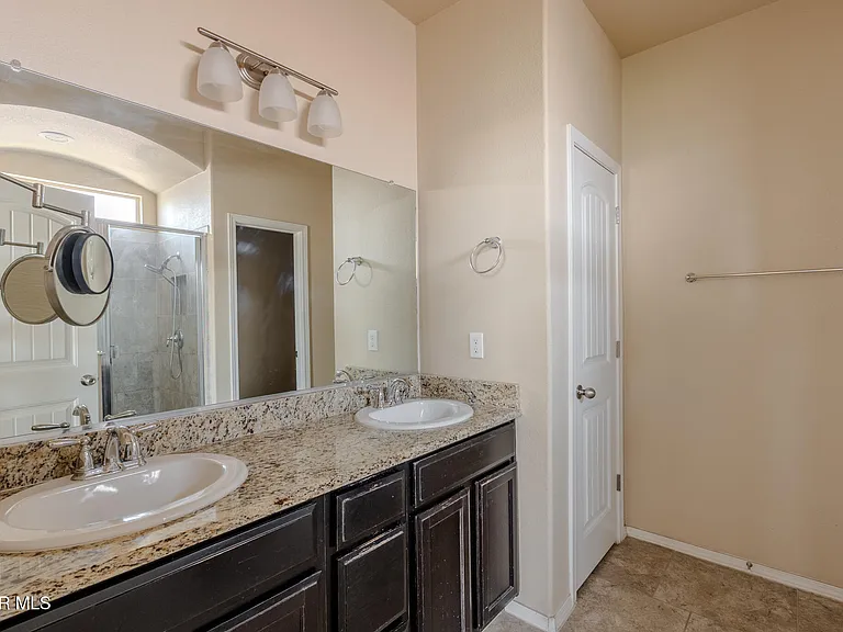12485 Knightsbridge Dr — Photo 33