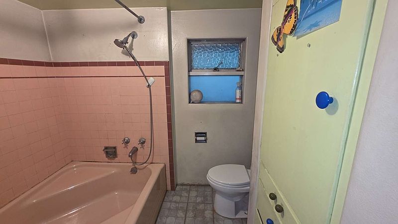 2nd image of 18302 N Evanston Avenue