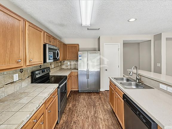 3rd image of 2942 Bent Bow Ln