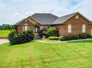346 Highland Springs Dr, Walland, TN 37886