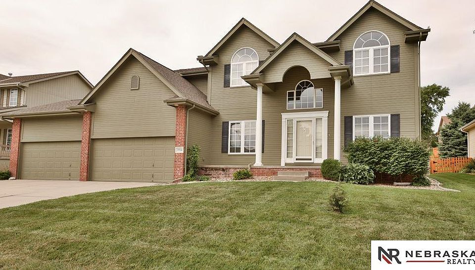 1st image of 3914 N 152nd Ave