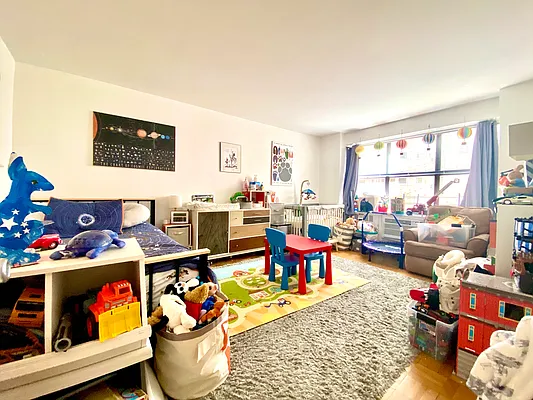 Rented by R New York | media 7