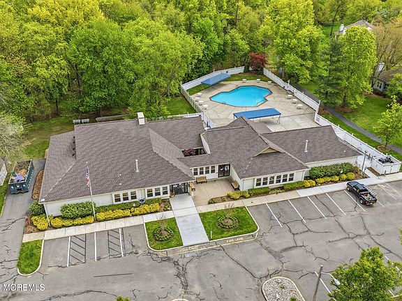 4th image of 237 Ravenswood Road
