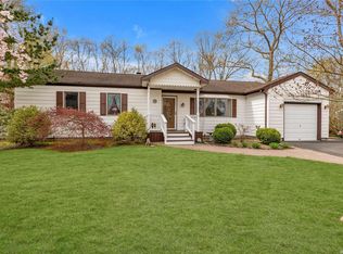 4 Marc Dr, Ridge, NY 11961