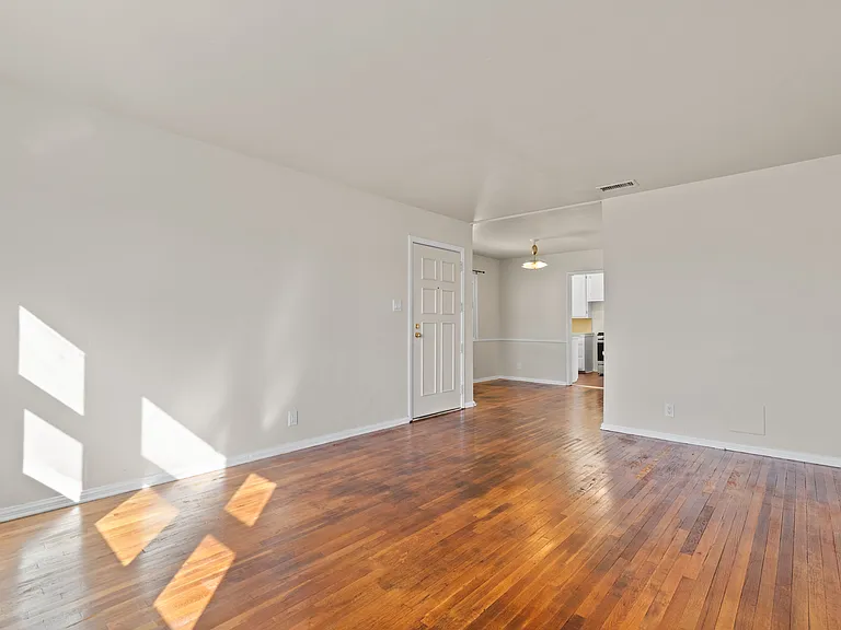 10314 S Wilton Pl #10314 — Photo 1