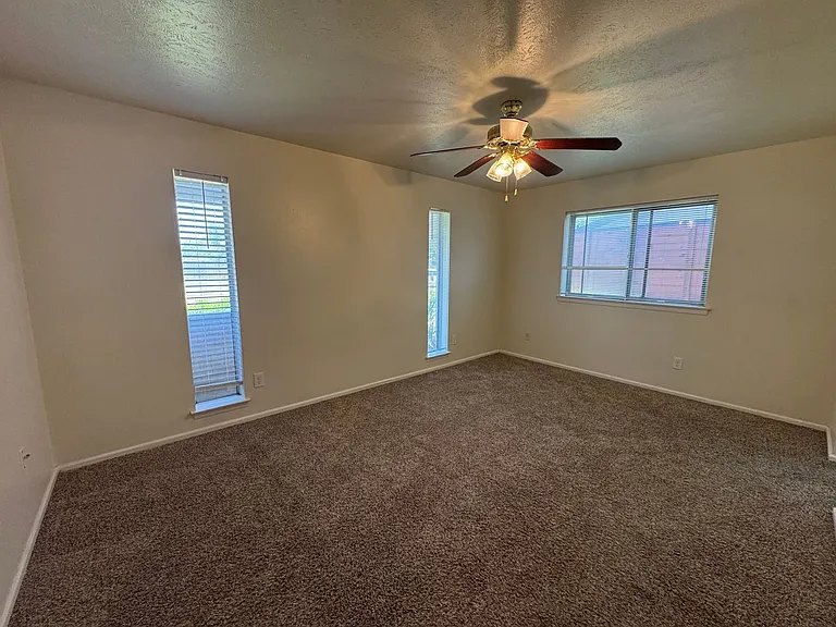 1302 Berkeley Dr — Photo 42