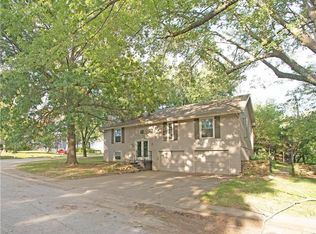 801 N King Ter, Harrisonville, MO 64701