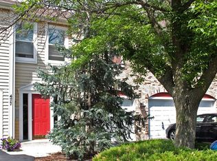 477 Village Green Rd UNIT 102D, Naperville, IL 60540