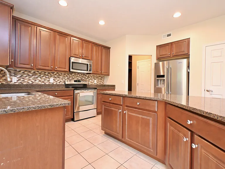 8453 Forest Valley Dr — Photo 12
