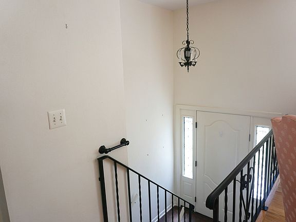 3rd image of 1420 Miner Cir
