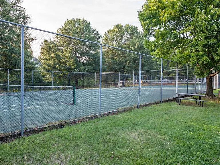 2911 Bridgehampton Ct — Photo 25
