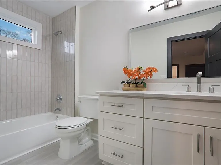 190 Adair Ave SE — Photo 34