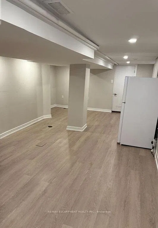 1 bed, $1,000 — Photo 4