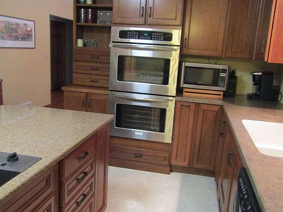 2nd image of 407 Eichelberger Ave