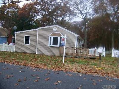 24 Hamilton St, Patchogue, NY, 11772