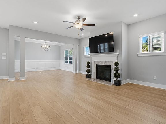 5th image of 805 Winsham Dr