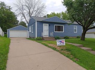1011 16th 1/2 St, Bettendorf, IA 52722