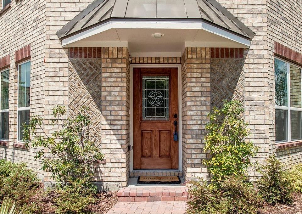 1st image of 311 Lily Ln