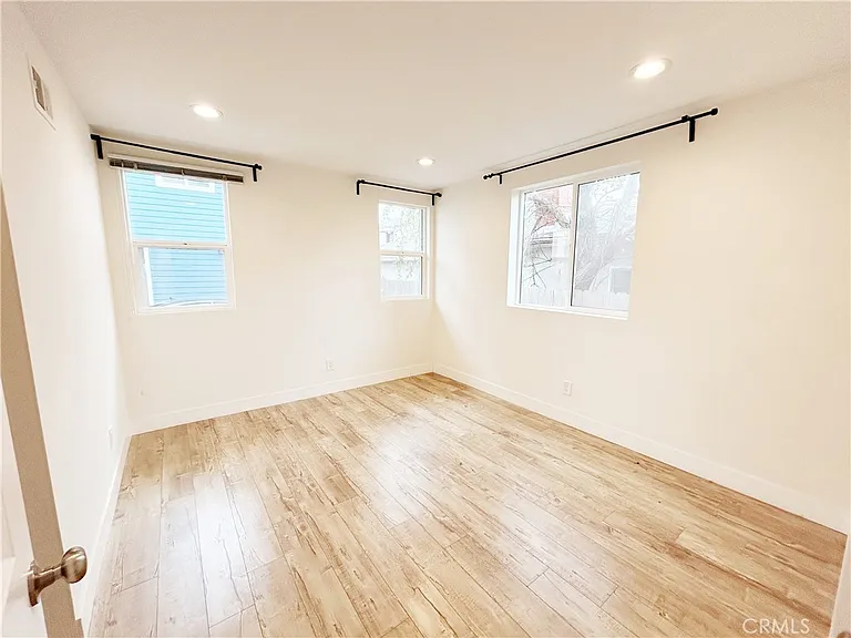 10826 Morrison St — Photo 20