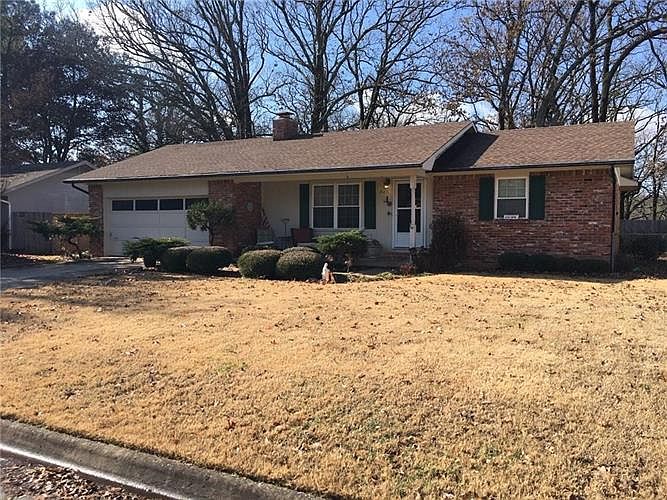 1st image of 2125 S Clover Dr