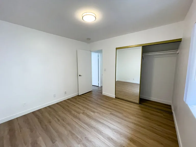 515 S Chevy Chase Dr — Photo 8