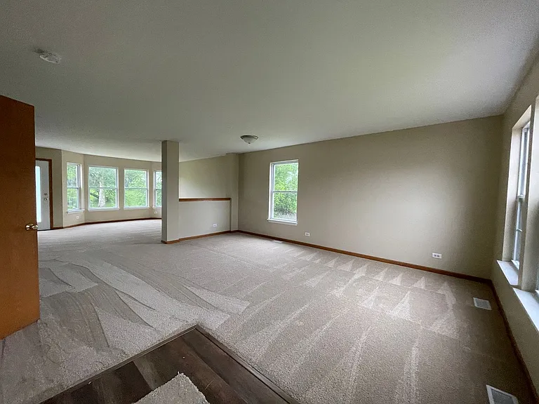 649 Linda Ct — Photo 4