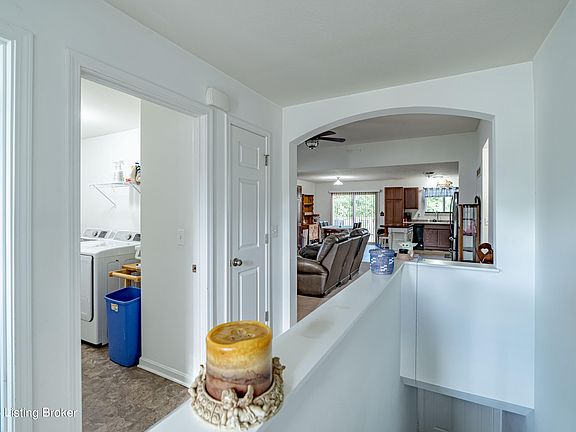 4th image of 231 Mason View Ct
