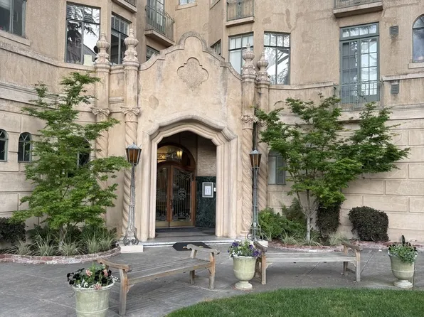 345 Forest Ave APT 302, Palo Alto, CA 94301